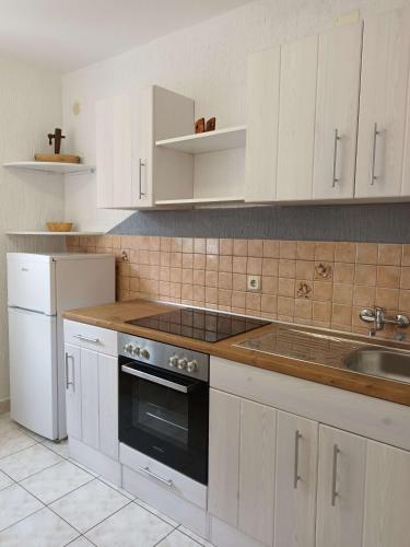 Apartments with parking space Supetarska Draga - Gonar, Rab - 23349