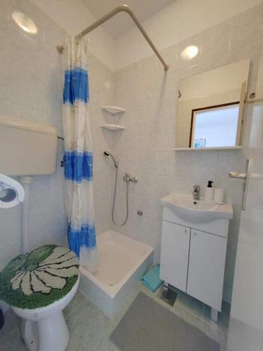 Apartments by the sea Supetarska Draga - Donja, Rab - 23377