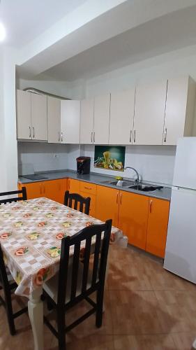 Fotografija v galeriji nastanitve Aprtament for rent v Vlorë