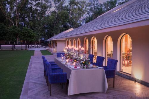 Nápoje v ubytování Modi Estate, Meerut - AM Hotel Kollection