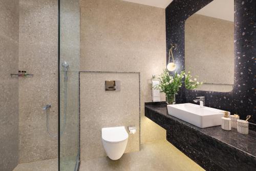 Koupelna v ubytování Modi Estate, Meerut - AM Hotel Kollection