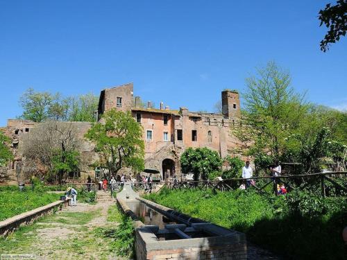 Basilica San Giovanni Appia Antica A casa di Amici