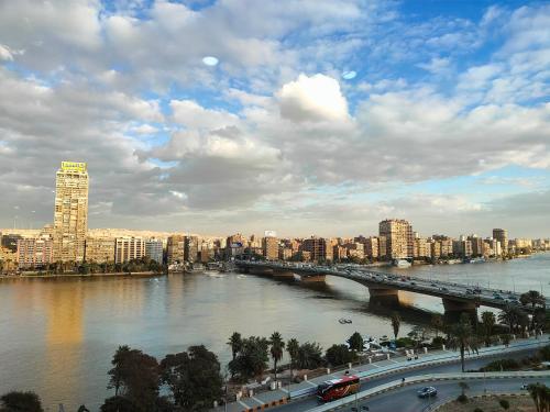 شقه فندقية علي النيل مباشر