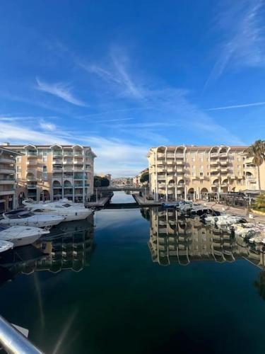 Appartement T3 rénové à 5 min de la plage - Fréjus
