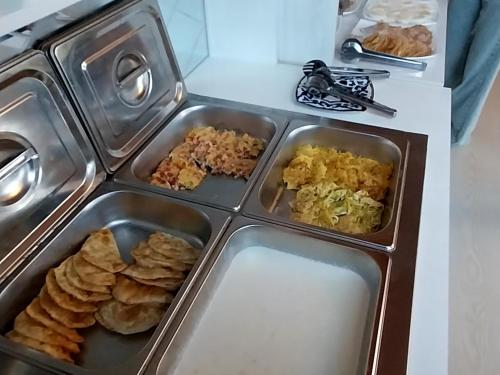 Jídlo v penzionu nebo okolí