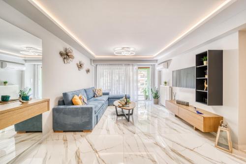 Athens Riviera, seaview, beachfront, Lux Apartment on Starbucks building