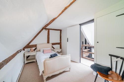 Gallery image of Entire Thatched Cottage in New Forest with Garden in Cadnam