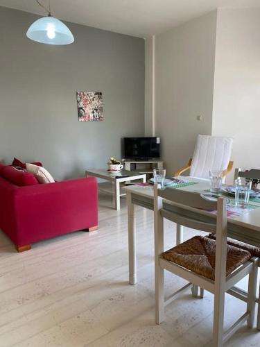 George Apartment 6