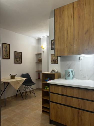 Dapur atau dapur kecil di Stella's Olive Tree House