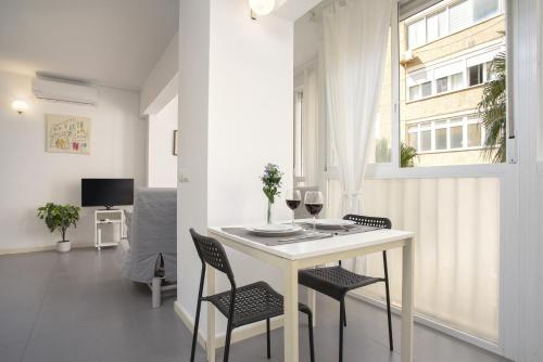 -MalagaSunApts-Malagueta Beach Estudio AA WIFI