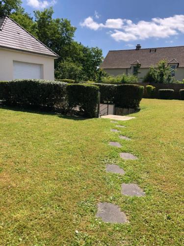 Joli Studio au calme mais proche gare et bus