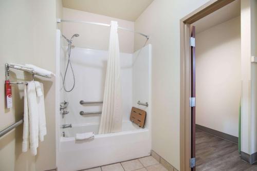 Koupelna v ubytování Econo Lodge