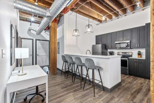 Gallery image of Brick & Bed Riverfront Lofts, 4K in Saint Louis