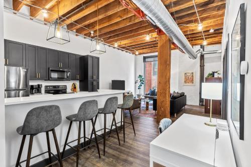 Gallery image of Brick & Bed Riverfront Lofts, 4K in Saint Louis