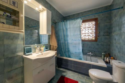 Koupelna v ubytování Private Entire Villa in Alimos