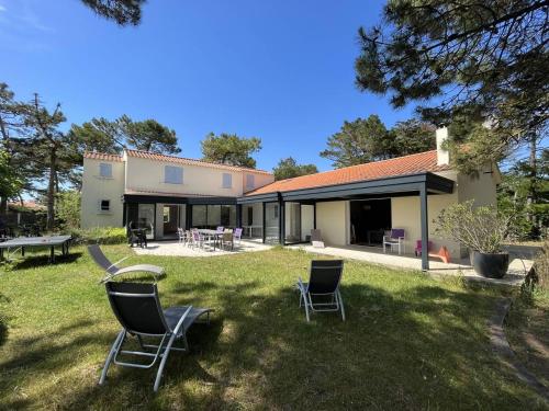 Maison Familiale à 500m des Plages, Jardin, Parking, Evadez-vous! - FR-1-324A-17
