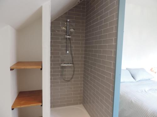 Koupelna v ubytování La Maison Broc'Art
