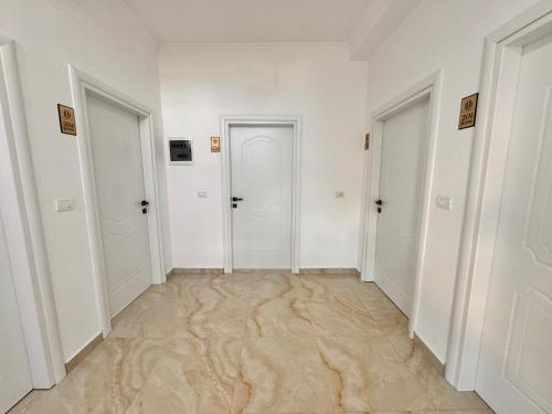 Φωτογραφία από το άλμπουμ του Dine Hotel σε Εξαμίλι