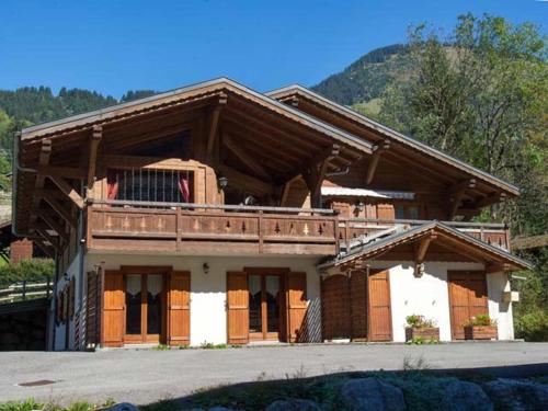 Chalet 8 pièces, 16 pers, proche village, parking, WiFi, animaux admis