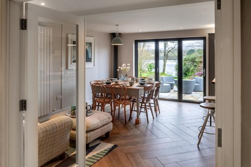 Ruang duduk di Ealu Mor - Ballylickey, West Cork Escape by the sea and on the Wild Atlantic Way