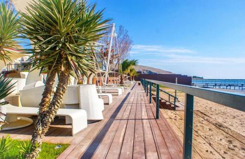 Gallery image of The Crescent Beach Hotel in Baku