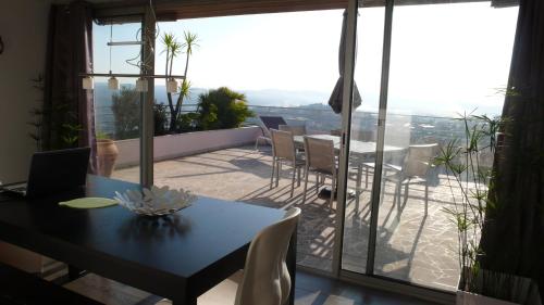 Balkón nebo terasa v ubytování Chambre d'hôtes dans superbe toit terrasse