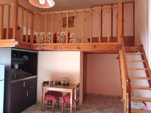 Kuchyň nebo kuchyňský kout v ubytování Kimi apartments
