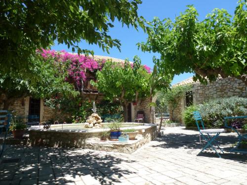 Tsivouli Accommodation