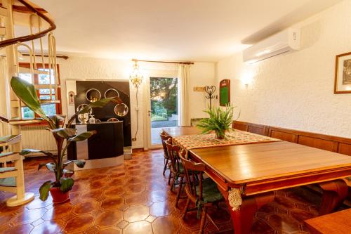 Gallery image of Villa Calma con idromassaggio e giardino vicino Saturnia in Montemerano