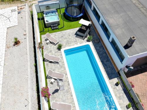 ANAI Serenity apartment , private heated pool and Hot Tub