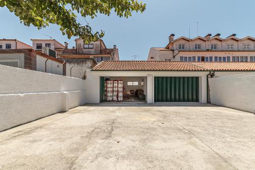 Villa Mau Maria incl Parking by Home Sweet Home Aveiro
