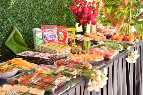 Jídlo v hotelu nebo okolí