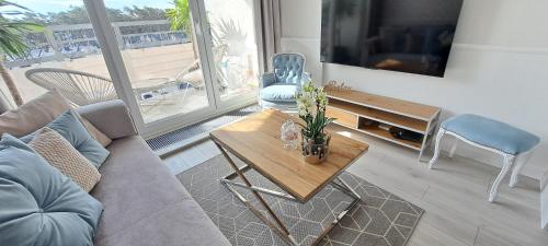 Χώρος καθιστικού στο Homely by Sea Apartament PORTA MARE