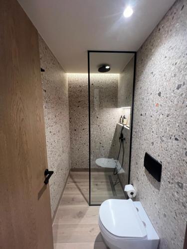Bilik mandi di Kaptara Premium Villa, Plunge Pool & Jacuzzis