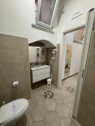 Bilik mandi di Don Ugo Luxury Rooms