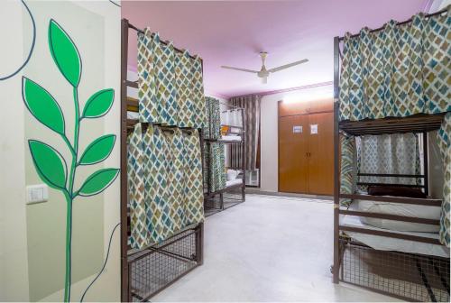 Cuisine ou kitchenette dans l'établissement Hide-In Hostel Delhi