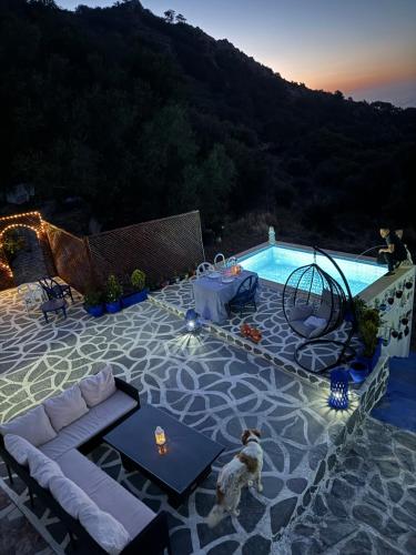 Πισίνα στο ή κοντά στο Villaluna Sayoufa
