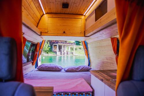 Postel nebo postele na pokoji v ubytování GoCamping Montenegro