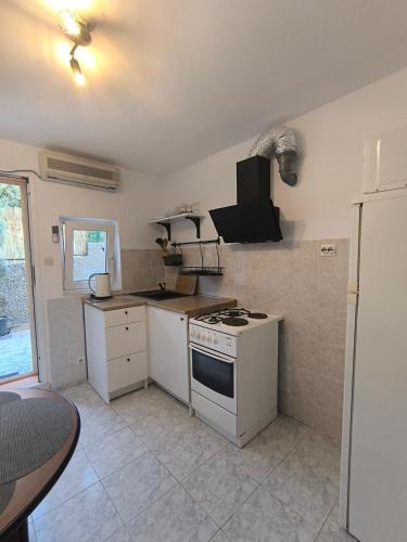 Crystal Bay Apartments Toni 70m to Beach