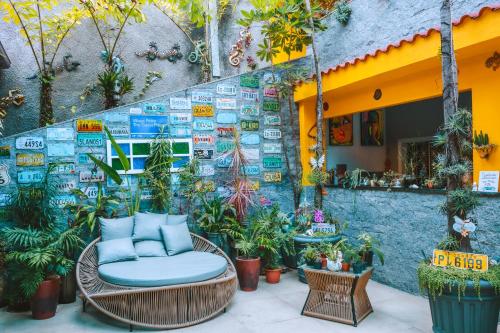 Taman di luar Village Potira - The Guest House