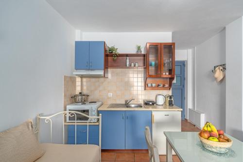 Η κουζίνα ή μικρή κουζίνα στο Niovi Seaview Apartments