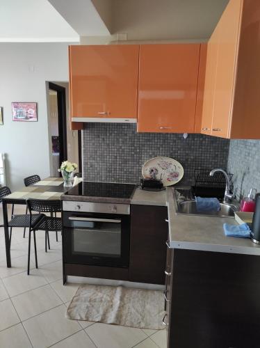 Dapur atau dapur kecil di Moiras apartments
