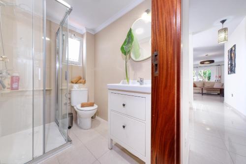 Et badeværelse på Casa Knala - Quiet and BBQ