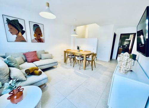 3BDR + 2BATH Comfy House El Medano