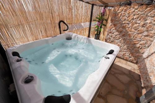 Fotografia z galérie ubytovania VILLA CASA JOLI in Oliva with private pool and stunning views v destinácii Oliva