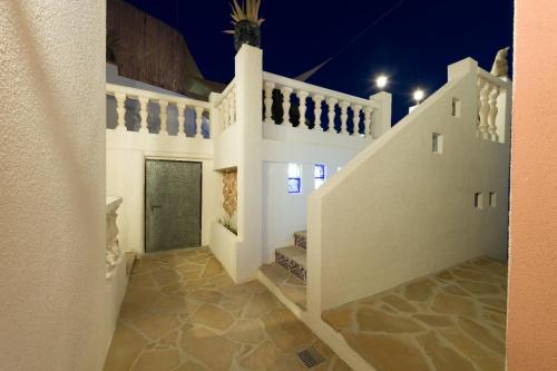 Fotografia z galérie ubytovania VILLA CASA JOLI in Oliva with private pool and stunning views v destinácii Oliva
