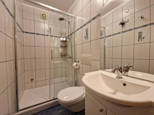 Et badeværelse på APARTMENTS KAY