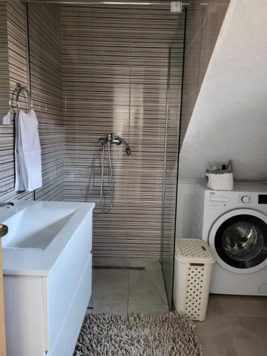 Apartments with parking space Trogir - 12152