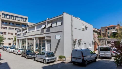 Apartments and rooms with WiFi Split - 23011