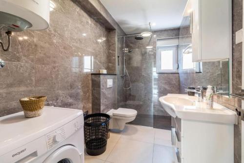 Family-friendly apartments with swimming pool Kastel Stari, Kastela - 23348